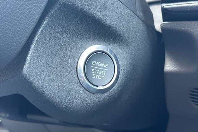 2026 Ford Transit Cargo Van T-250 148 Med Rf 9150 GVWR RWD