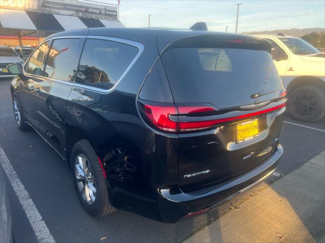 2026 Chrysler Pacifica Select AWD