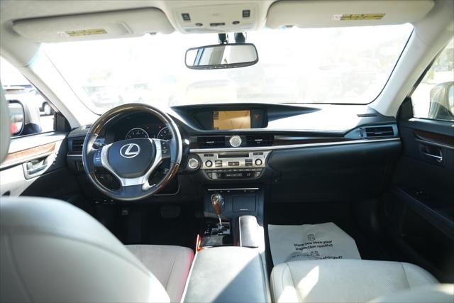 2013 Lexus ES 350 4dr Sdn