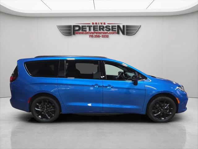 2026 Chrysler Pacifica PACIFICA SELECT AWD