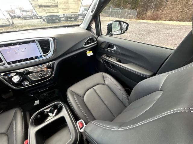 2026 Chrysler Voyager VOYAGER LX