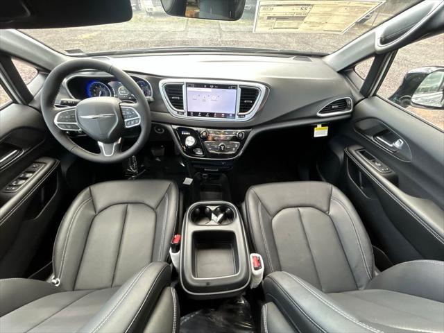 2026 Chrysler Voyager VOYAGER LX