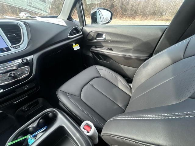 2026 Chrysler Voyager VOYAGER LX