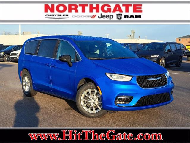 2026 Chrysler Pacifica PACIFICA SELECT AWD