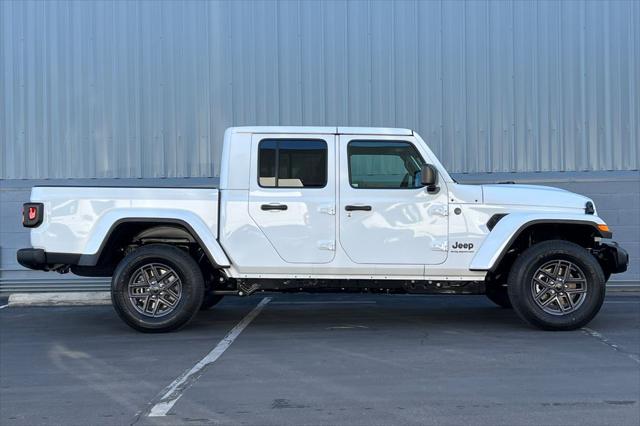 2026 Jeep Gladiator GLADIATOR SPORT S 4X4
