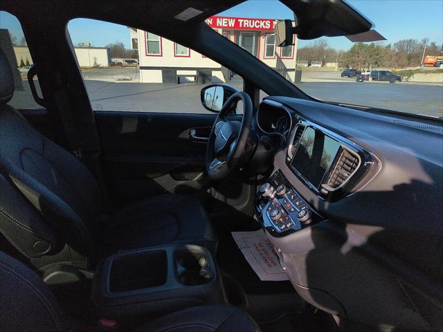 2026 Chrysler Voyager VOYAGER LX