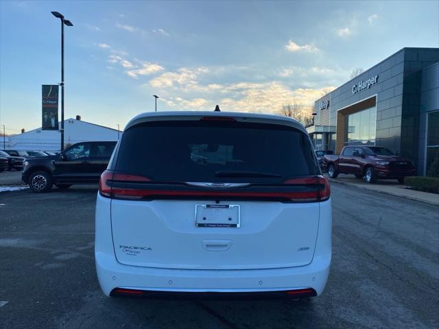 2026 Chrysler Pacifica PACIFICA SELECT AWD