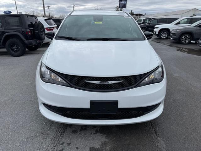 2026 Chrysler Voyager VOYAGER LX