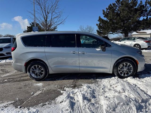 2026 Chrysler Pacifica PACIFICA SELECT AWD