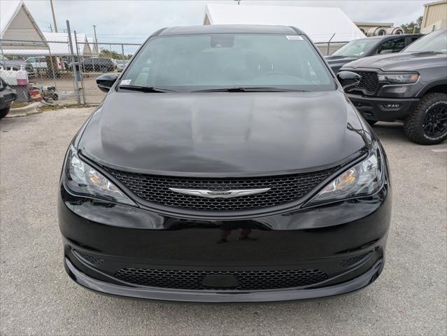 2026 Chrysler Voyager VOYAGER LX