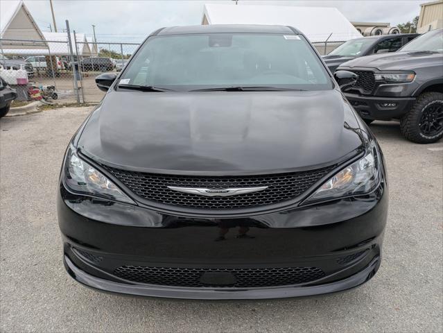 2026 Chrysler Voyager VOYAGER LX