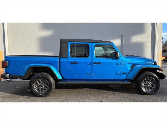 2026 Jeep Gladiator GLADIATOR SPORT S 4X4 2026 Jeep Gladiator GLADIATOR SPORT S 4X4