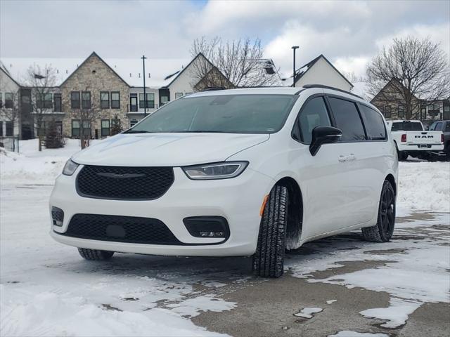 2026 Chrysler Pacifica Select