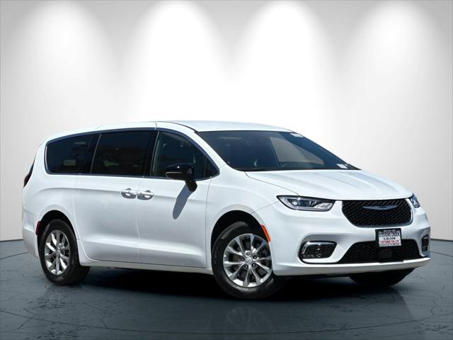 2026 Chrysler Pacifica PACIFICA SELECT AWD