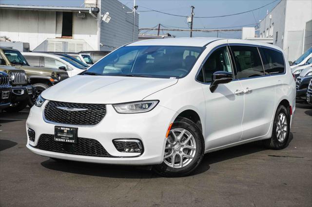 2026 Chrysler Pacifica Select for sale in Costa Mesa, CA