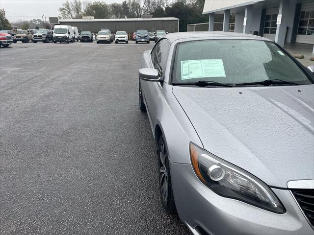 2013 Chrysler 200 S 2013 Chrysler 200 S