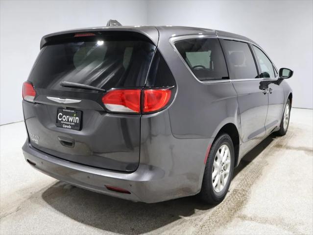 2017 Chrysler Pacifica Touring 2017 Chrysler Pacifica Touring