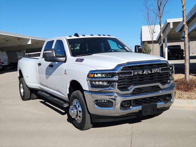 2026 RAM Ram 3500 RAM 3500 TRADESMAN CREW CAB 4X4 8 BOX