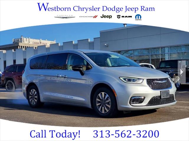 2024 Chrysler Pacifica Hybrid Select for sale in Dearborn, MI