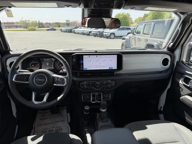 2025 Jeep Wrangler 4-Door Sahara 4x4