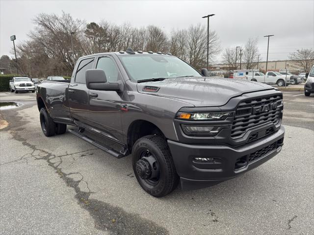 2025 RAM 3500 Tradesman Crew Cab 4x4 8 Box