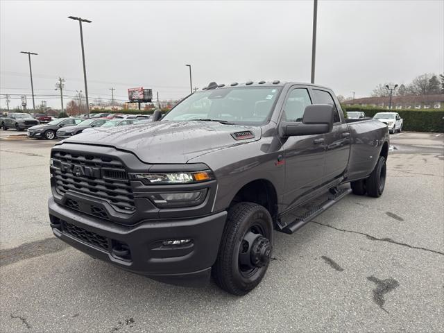 2025 RAM 3500 Tradesman Crew Cab 4x4 8 Box