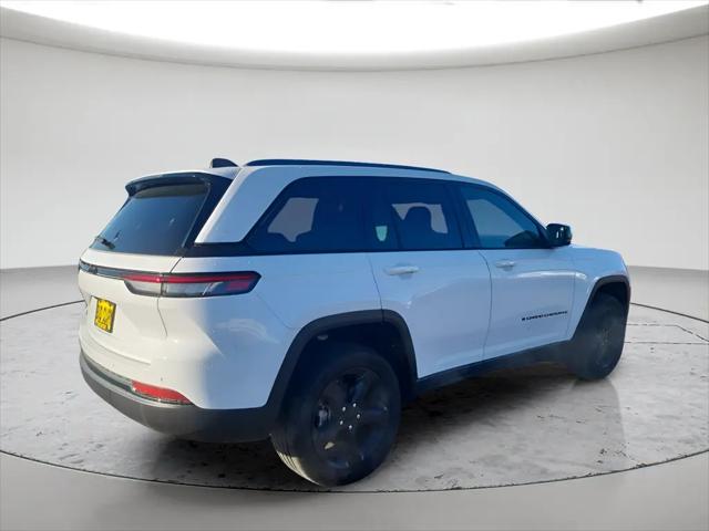 2025 Jeep Grand Cherokee Altitude 4x4