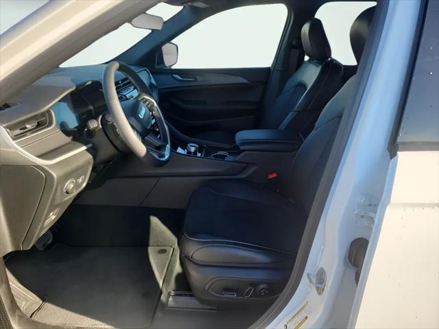 2025 Jeep Grand Cherokee Altitude 4x4