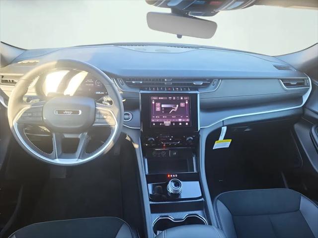 2025 Jeep Grand Cherokee Altitude 4x4