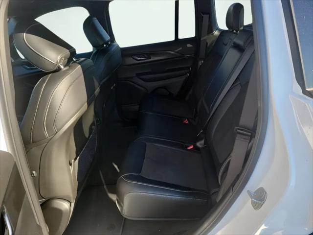 2025 Jeep Grand Cherokee Altitude 4x4
