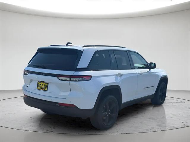 2025 Jeep Grand Cherokee Altitude 4x4