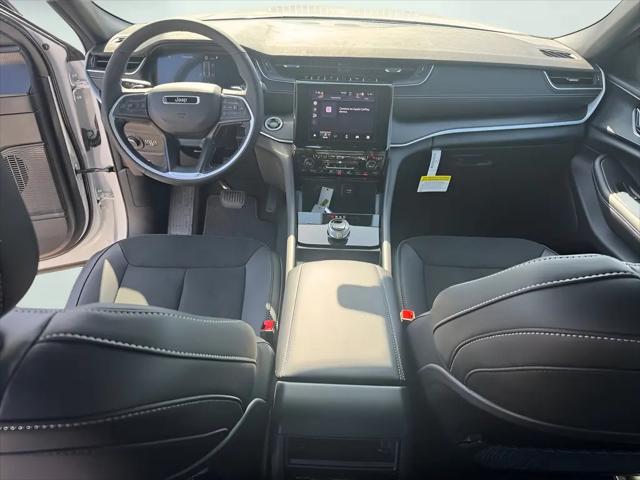 2025 Jeep Grand Cherokee Altitude 4x4