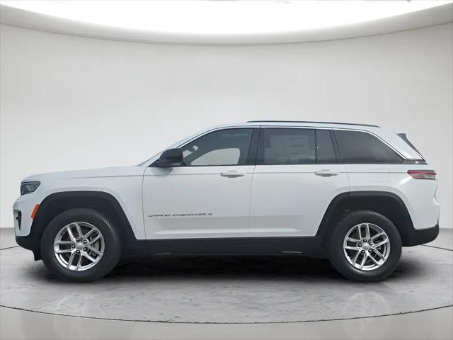 2025 Jeep Grand Cherokee Laredo X 4x4