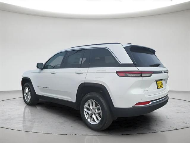 2025 Jeep Grand Cherokee Laredo X 4x4