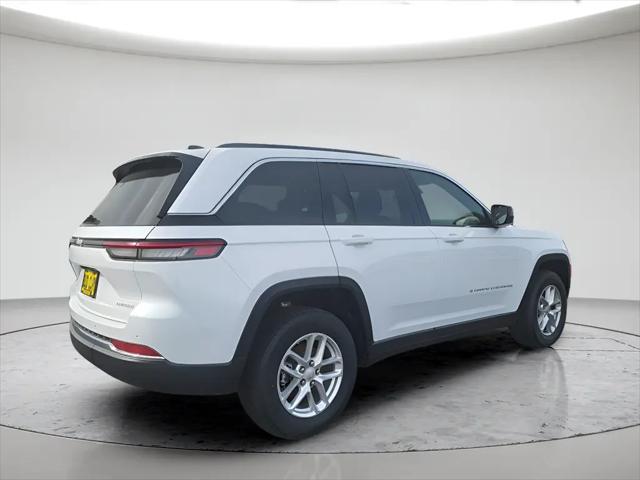 2025 Jeep Grand Cherokee Laredo X 4x4