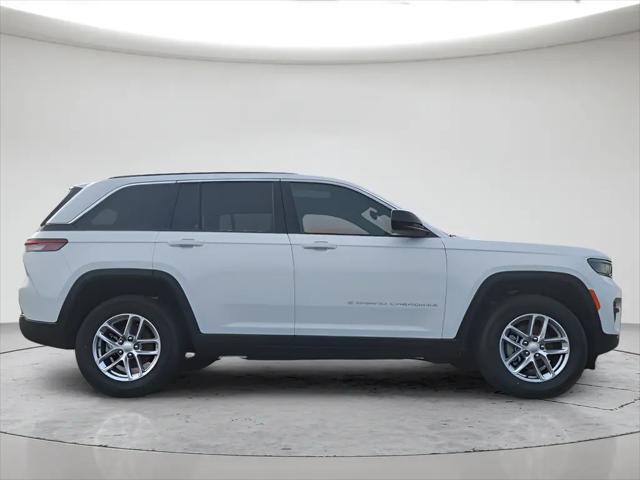 2025 Jeep Grand Cherokee Laredo X 4x4