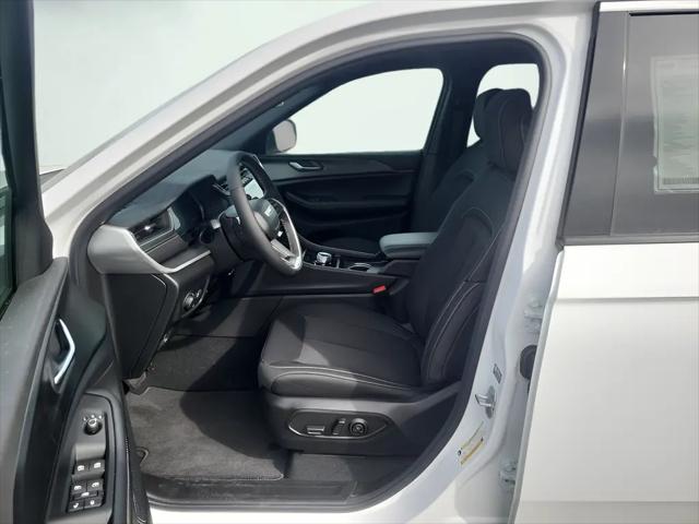 2025 Jeep Grand Cherokee Laredo X 4x4
