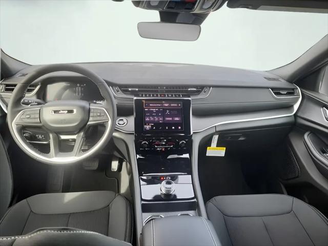 2025 Jeep Grand Cherokee Laredo X 4x4