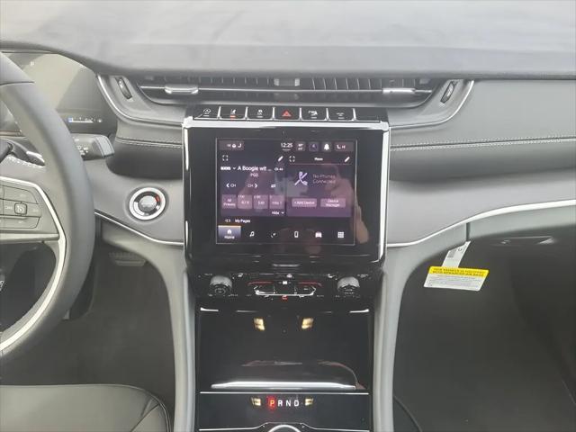 2025 Jeep Grand Cherokee Laredo X 4x4