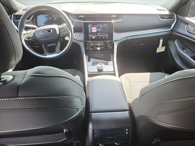 2025 Jeep Grand Cherokee L Laredo X 4x4