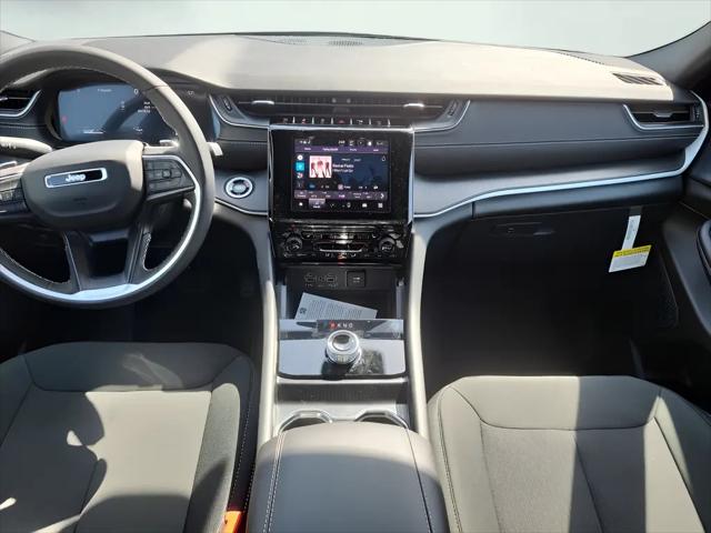 2025 Jeep Grand Cherokee L Laredo X 4x4