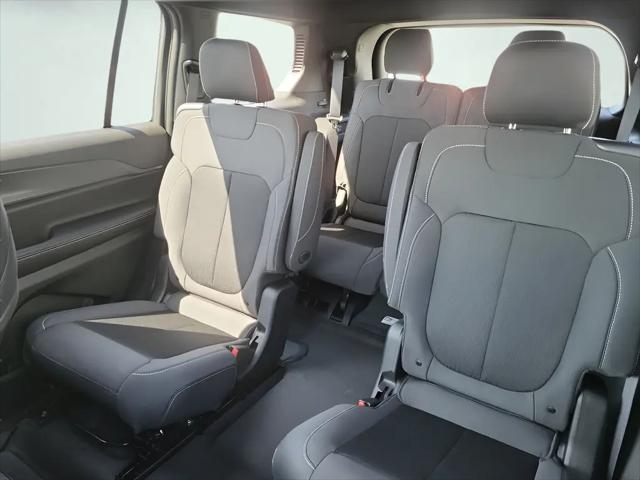 2025 Jeep Grand Cherokee L Laredo X 4x4