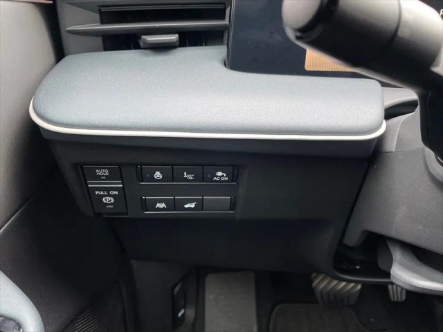 2026 Nissan LEAF PLATINUM+