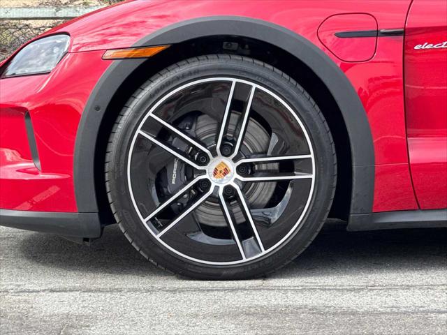 2025 Porsche Taycan Cross Turismo 4