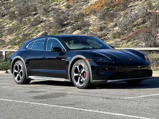 2025 Porsche Taycan Cross Turismo 4S
