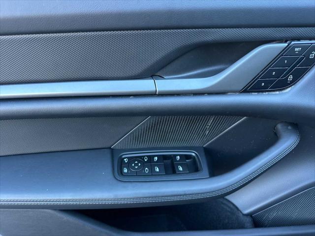 2025 Porsche Taycan Cross Turismo 4S