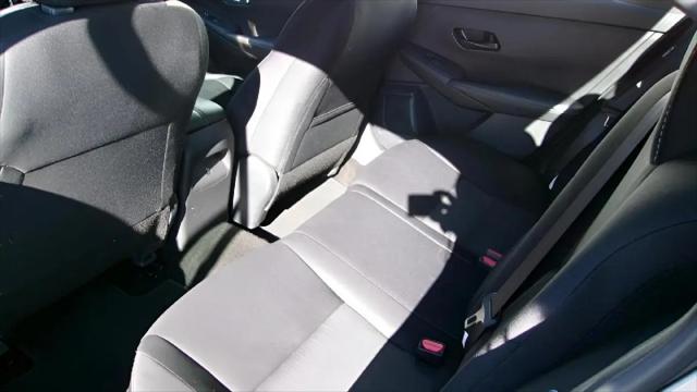 2024 Nissan Sentra SV Xtronic CVT