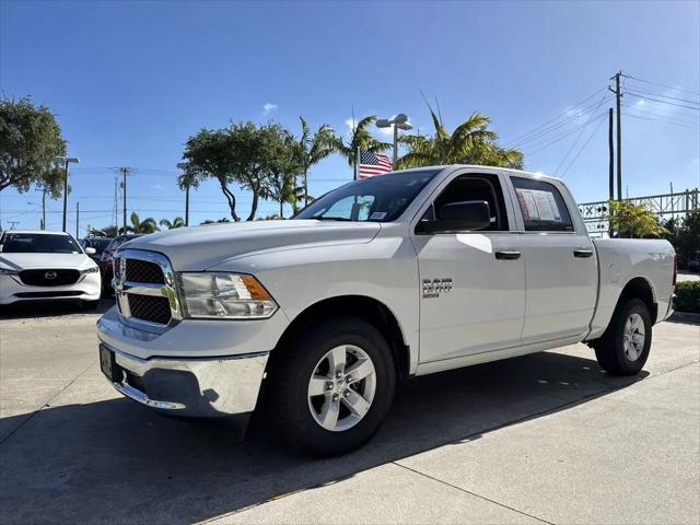 2022 Ram 1500 Classic SLT Crew Cab 4x2 5'7" Box