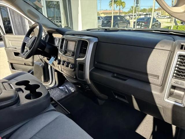 2022 Ram 1500 Classic SLT Crew Cab 4x2 5'7" Box
