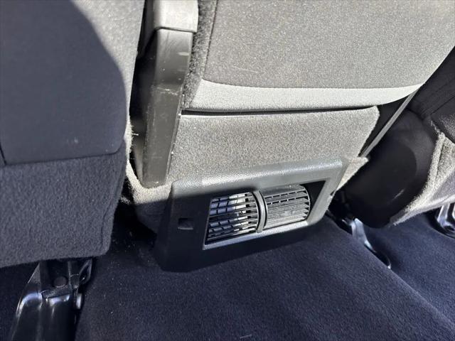2022 Ram 1500 Classic SLT Crew Cab 4x2 5'7" Box